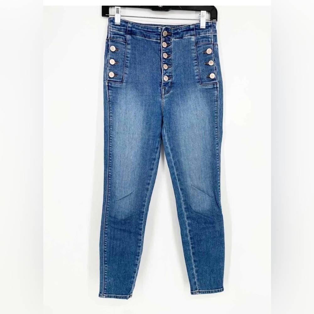J Brand Dark Blue Button Fly Denim Size 30 Jeans. There’s some rips in middle